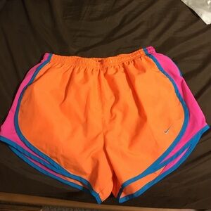 NIKE SHORTS